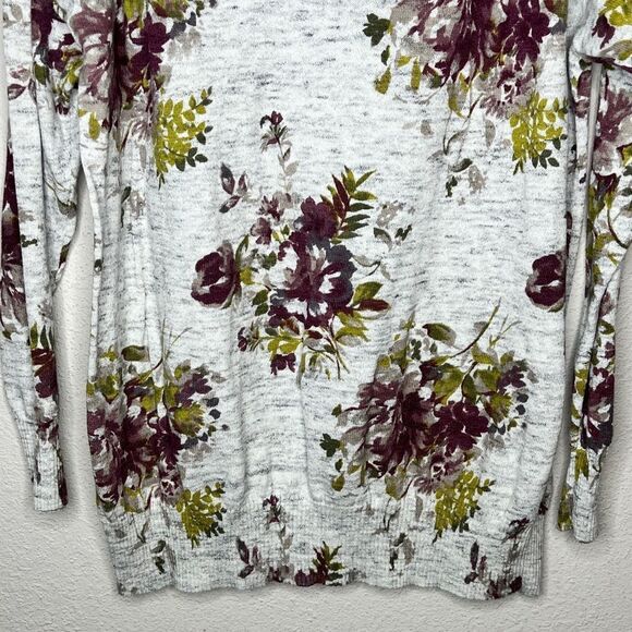 Torrid Floral Sweater‎ - Picture 3 of 7